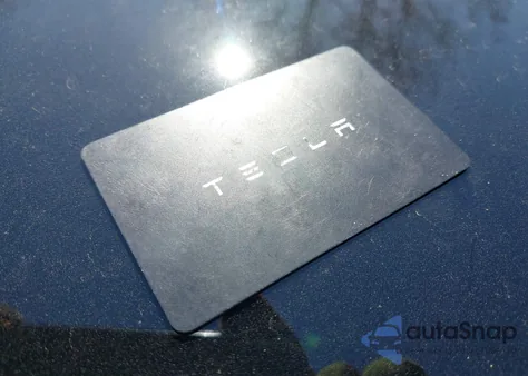 2019 Tesla Model 3 Long Range/Mid Range/Standard Range/Standard Range Plus из США, поврежденный, VIN 5YJ3E1EA0KF402451